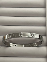 Load image into Gallery viewer, Love Fashion Bangle - Bracelet