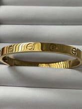 Load image into Gallery viewer, Love Fashion Bangle - Bracelet