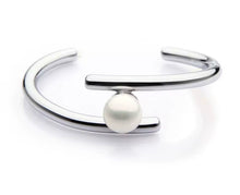 Load image into Gallery viewer, Line Pearl Cuff
