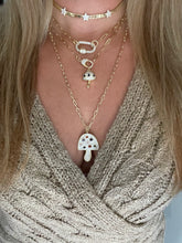 Load image into Gallery viewer, Clip Short Mushroom Crystal Necklace
